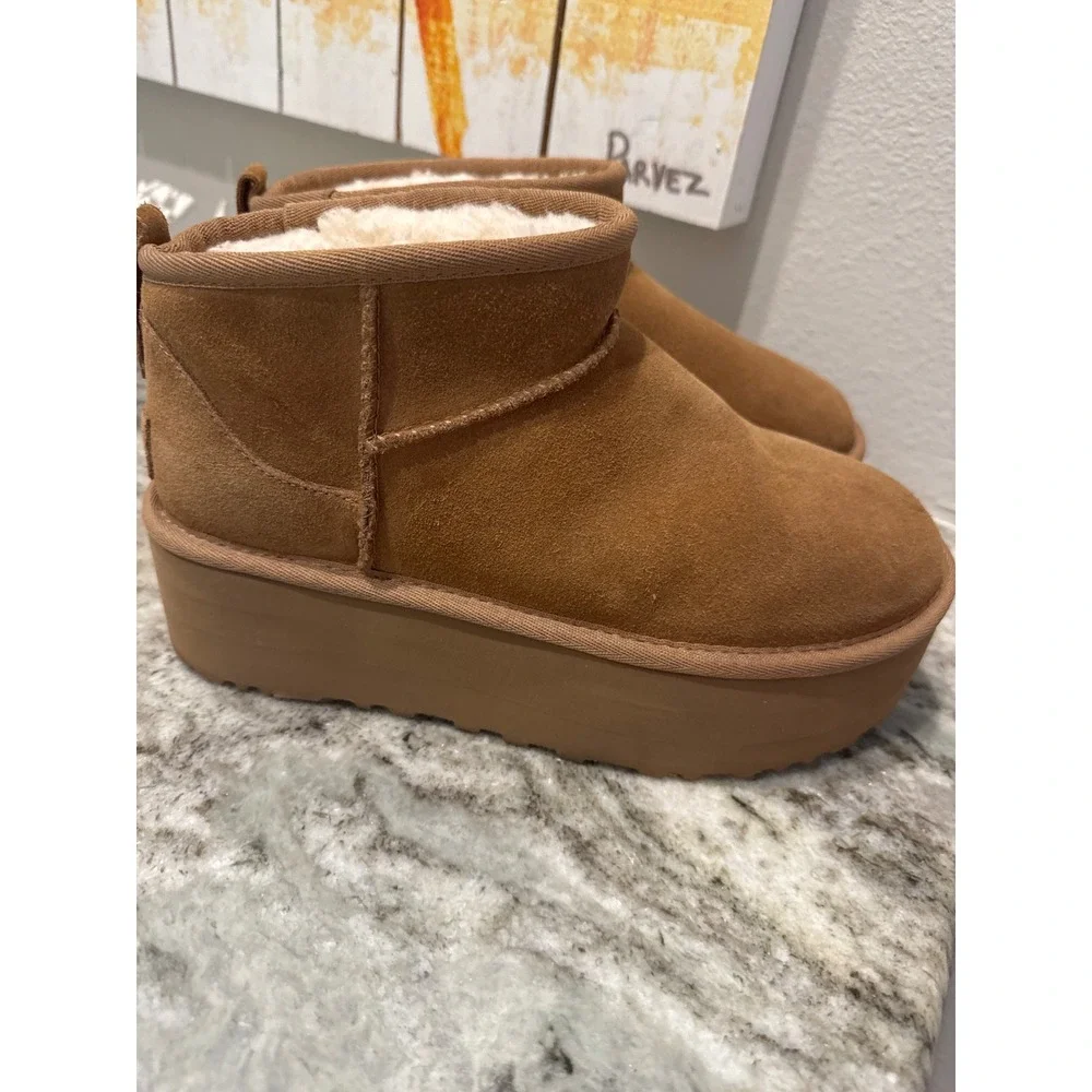 UGG Women's Classic Ultra Mini Platform Boot in Chestnut size 7